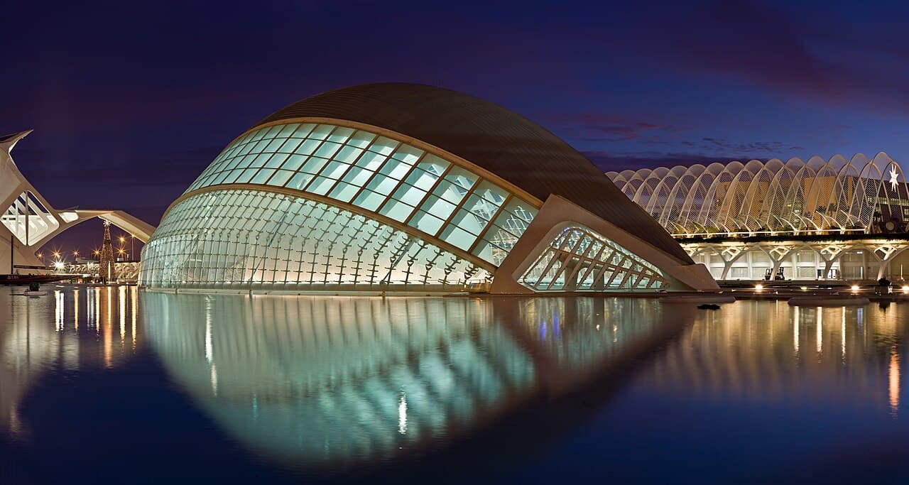 Valencia's City of Arts and Sciences at dusk