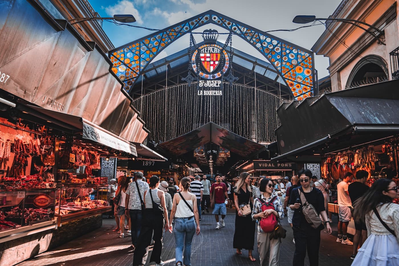 Вход на рынок La Boqueria в Барселоне